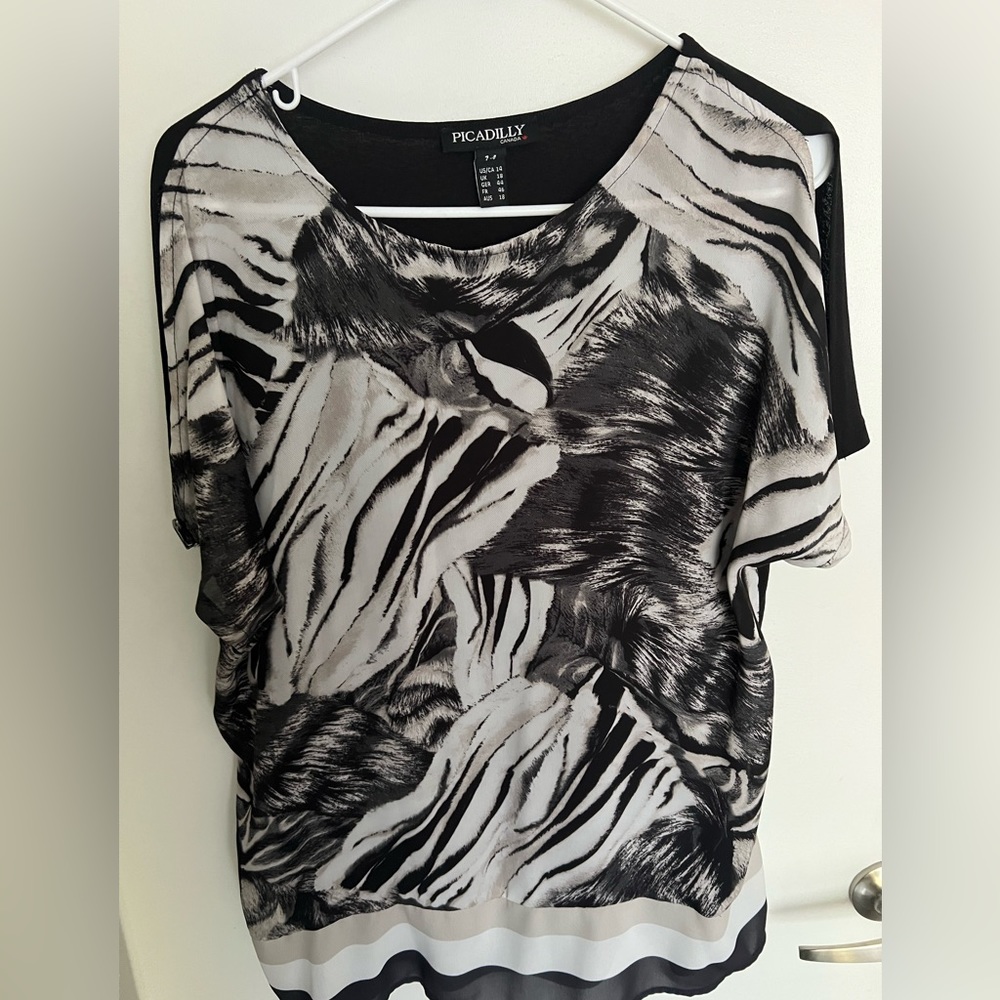 Animal print short sleeve top